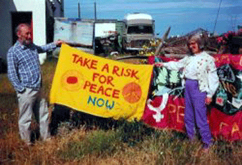 Thalia & Ian with banners 1992