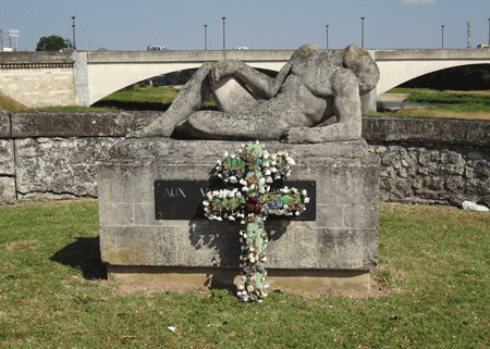 War memorial Saumur